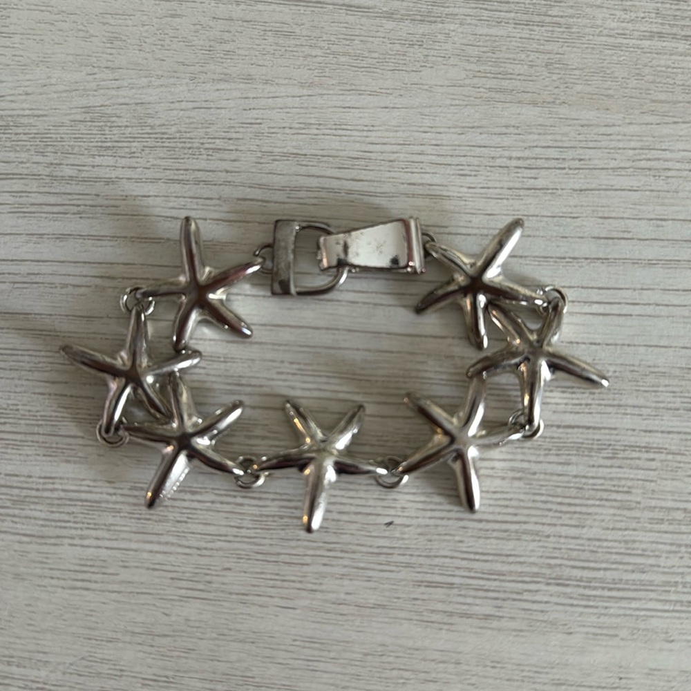 Silver Metal Starfish Bracelet with Magnetic Clasp GUC